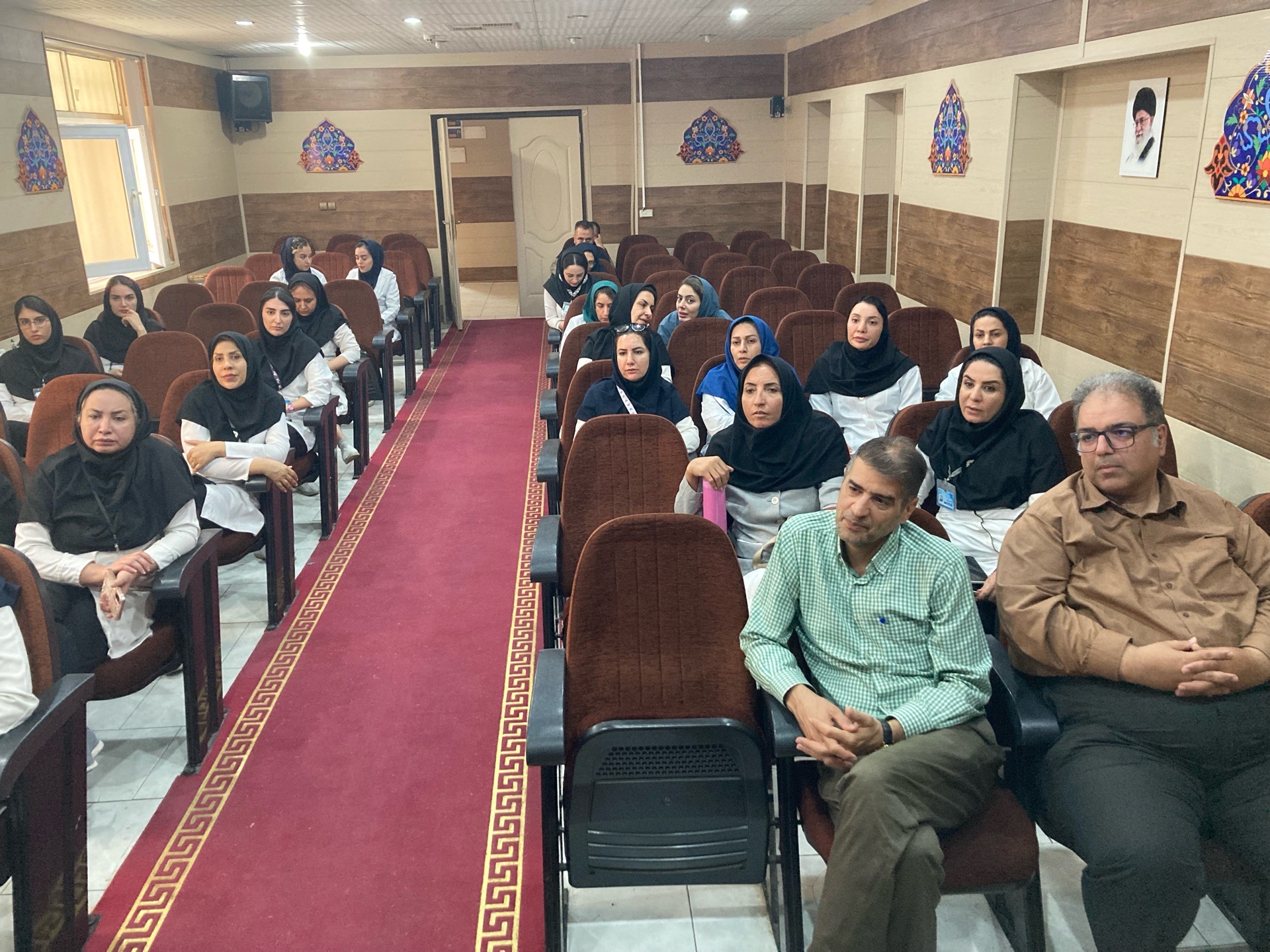 نشست صمیمانه رئیس و مدیر بیمارستان