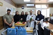 تجلیل از پرستاران بیمارستان مادر و کودک شوشتری با اهدای گل